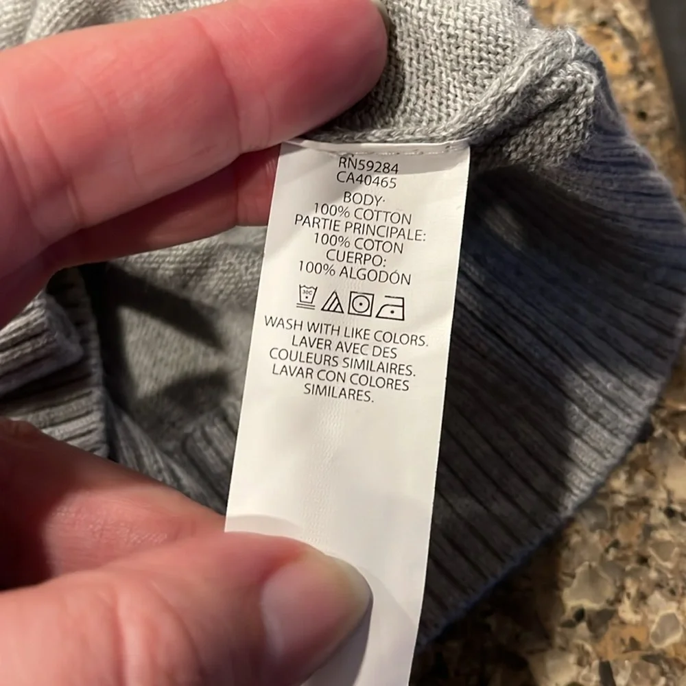 NWT! The Children’s Place gray sweater
